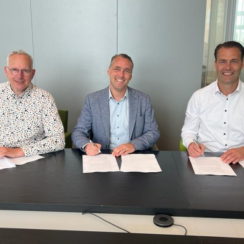 ondertekening planovk Tienvoet Heinenoord_Novaform en KdK.jpeg