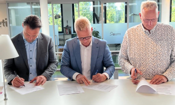 220613 ondertekening aannemingsovk 26 won Mijnsheerenland_2.jpg