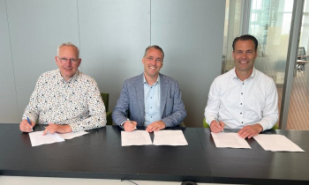 ondertekening planovk Tienvoet Heinenoord_Novaform en KdK.jpeg