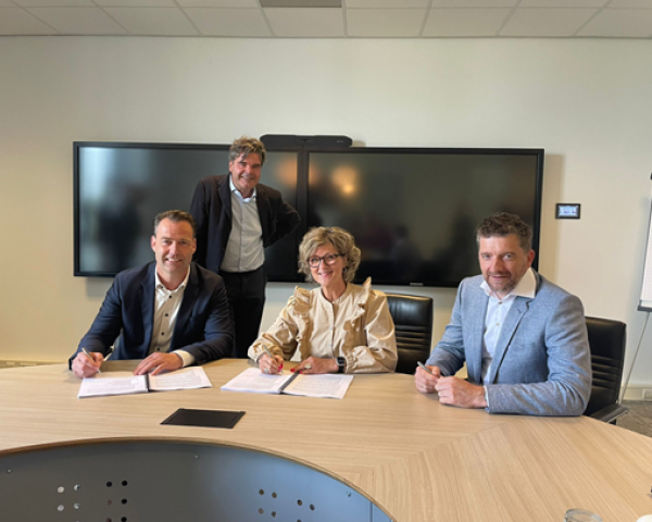 ondertekening overeenkomst Dirksland